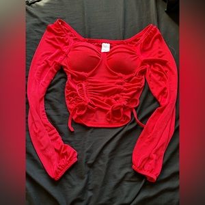 no boundaries redlong sleeve, front scrunch crop top.